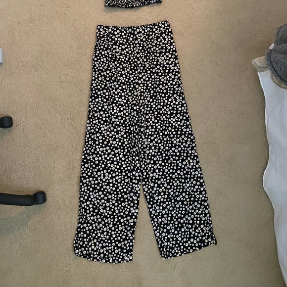 Floral Medium Two Piece Tank and Pants Set - Picture 2 of 4